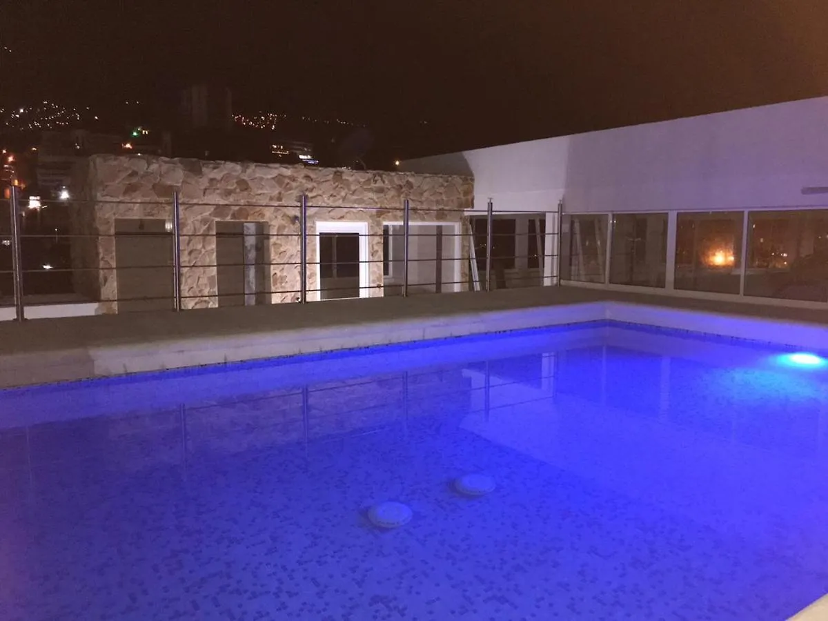 Aparta Suites La Flora Cali 5*,